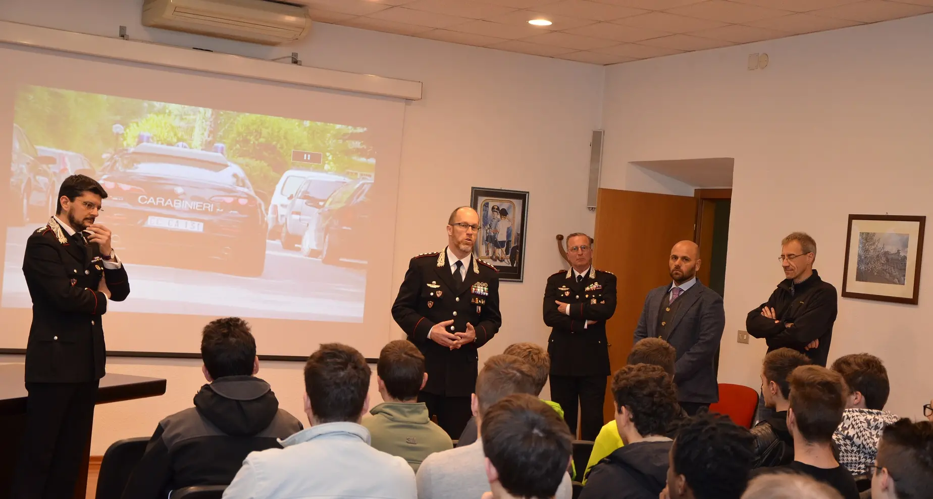 Studenti-restauratori al comando provinciale dei carabinieri