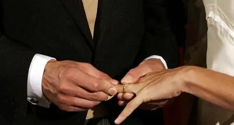 Licenziato in periodo nozze, reintegrato
