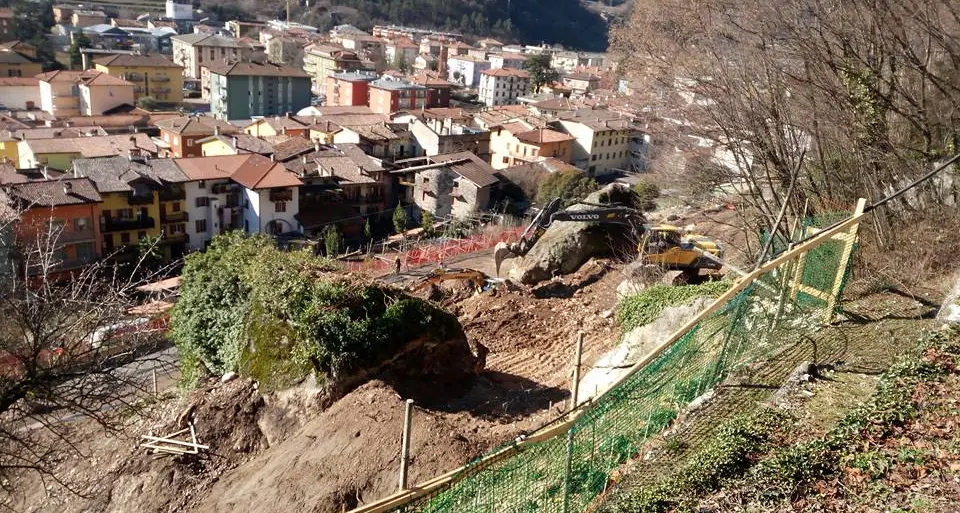 Vallotomo, il sindaco denuncia la «Tribù»