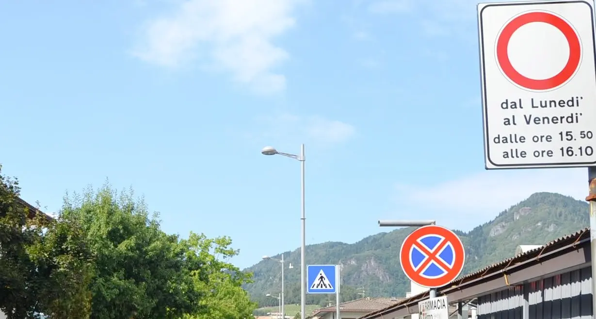 Tanti furti e sparisce un'auto L'allarme sui social network