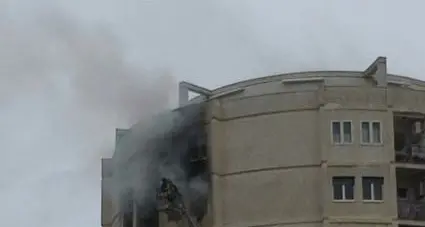 Incendio a Montesilvano, si getta dal sesto piano e muore
