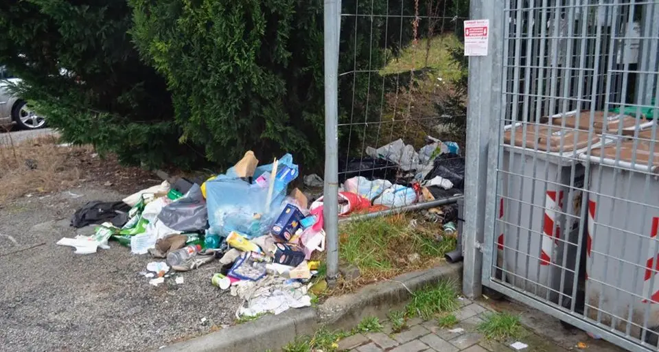 Trento Nord, i cortili di casa discariche a cielo aperto