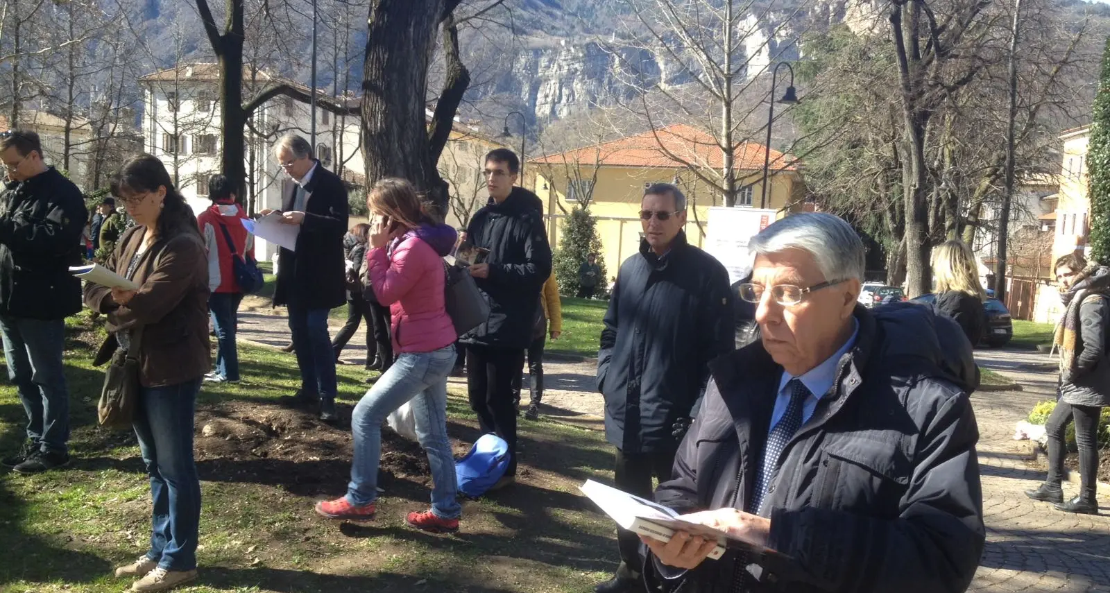 Giovanardi con le Sentinelle contro la sentenza sui 2 papà