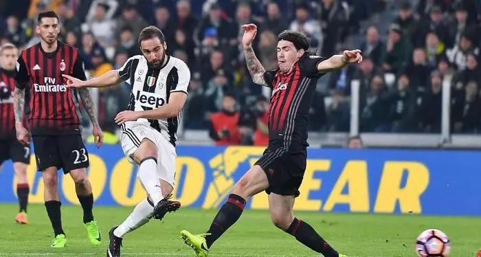 Milan, la caparra in ritardo E Ghedini va in Procura