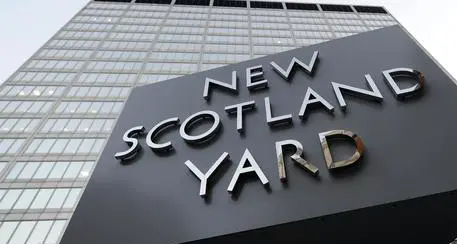 Agente musulmana, Scotland Yard razzista