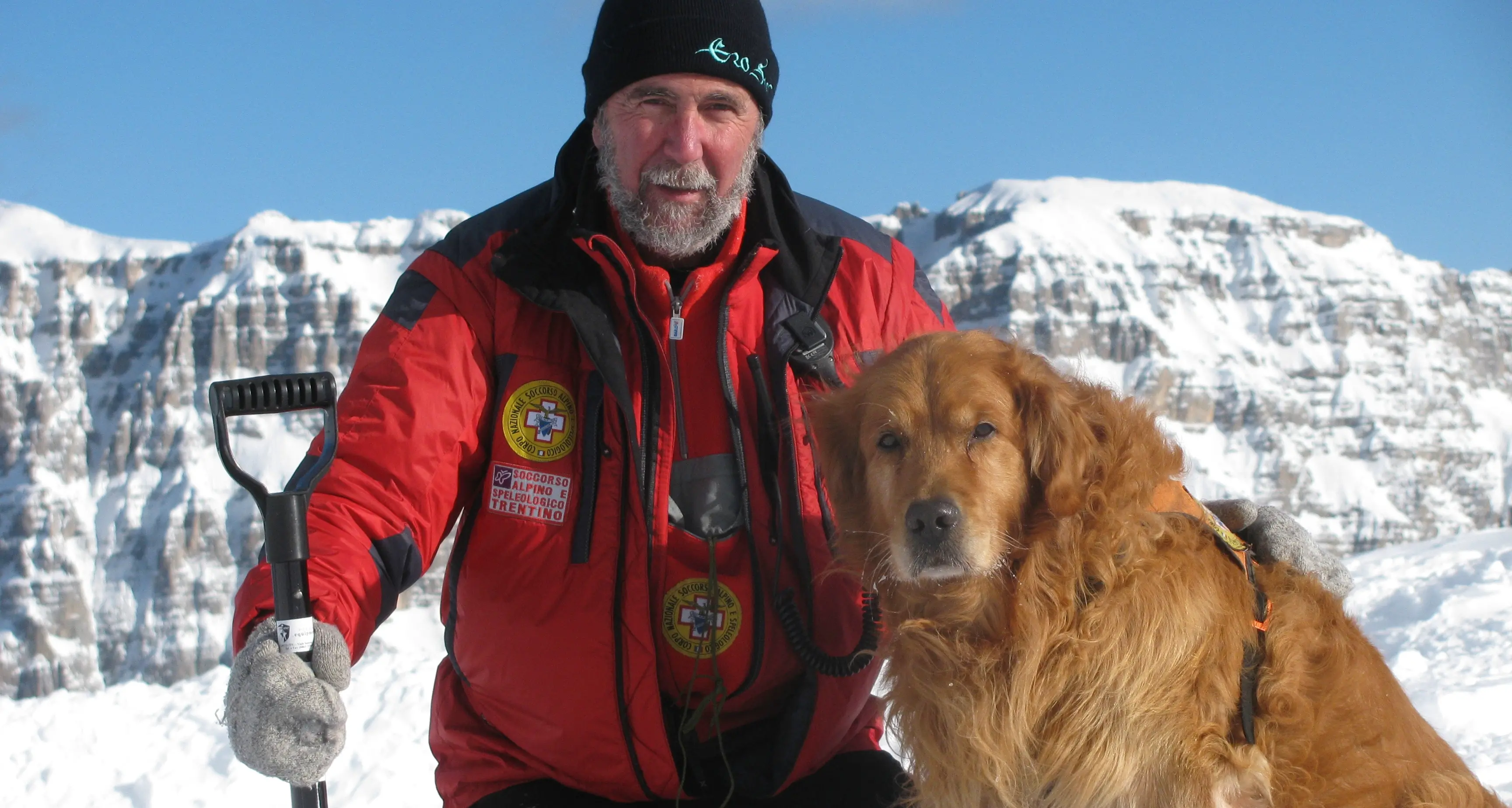 Baloo, che salvava vite scodinzolando Bepi Pinter e il suo fidato golden retriver: