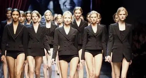 Torna la giacca nel guardaroba femminile