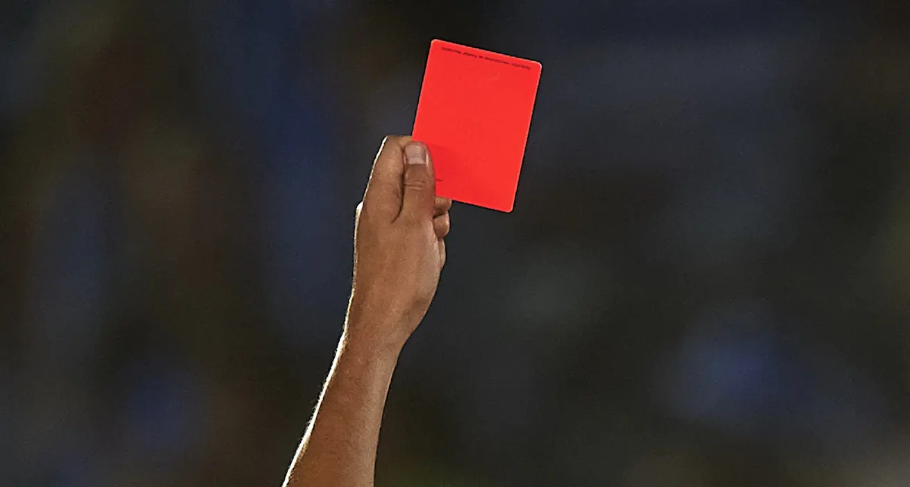 Un pugno all'arbitro «Un gesto stupido»