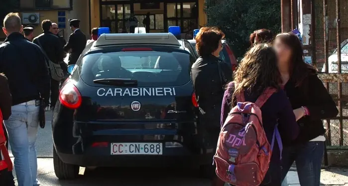 Dodicenne scappa di casa dopo un diverbio con il prof
