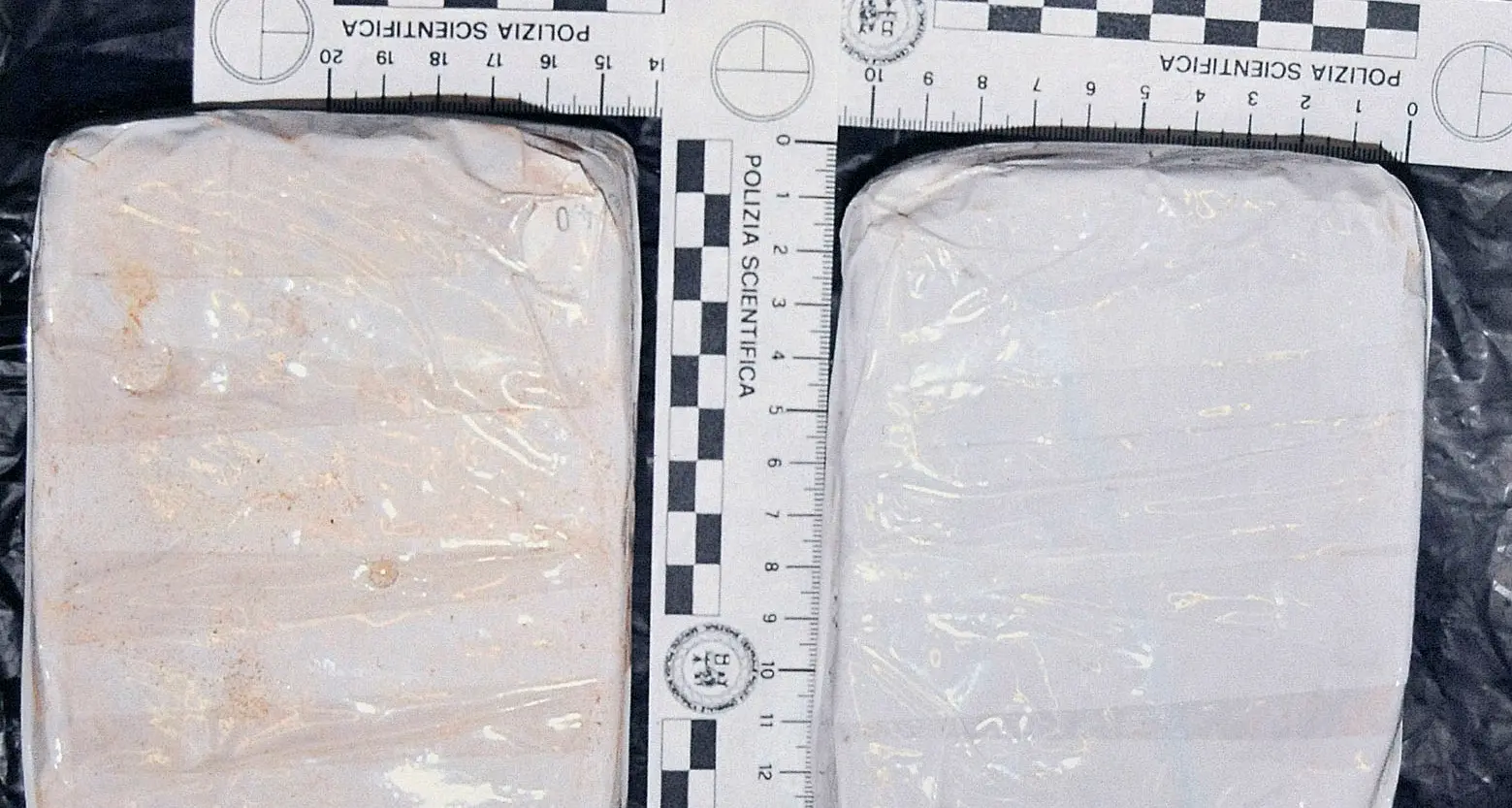 Gettano dal treno lo zaino con dentro 1 kg di cocaina