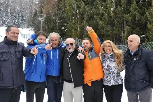 Le vacanze solandre del presidente De Laurentiis