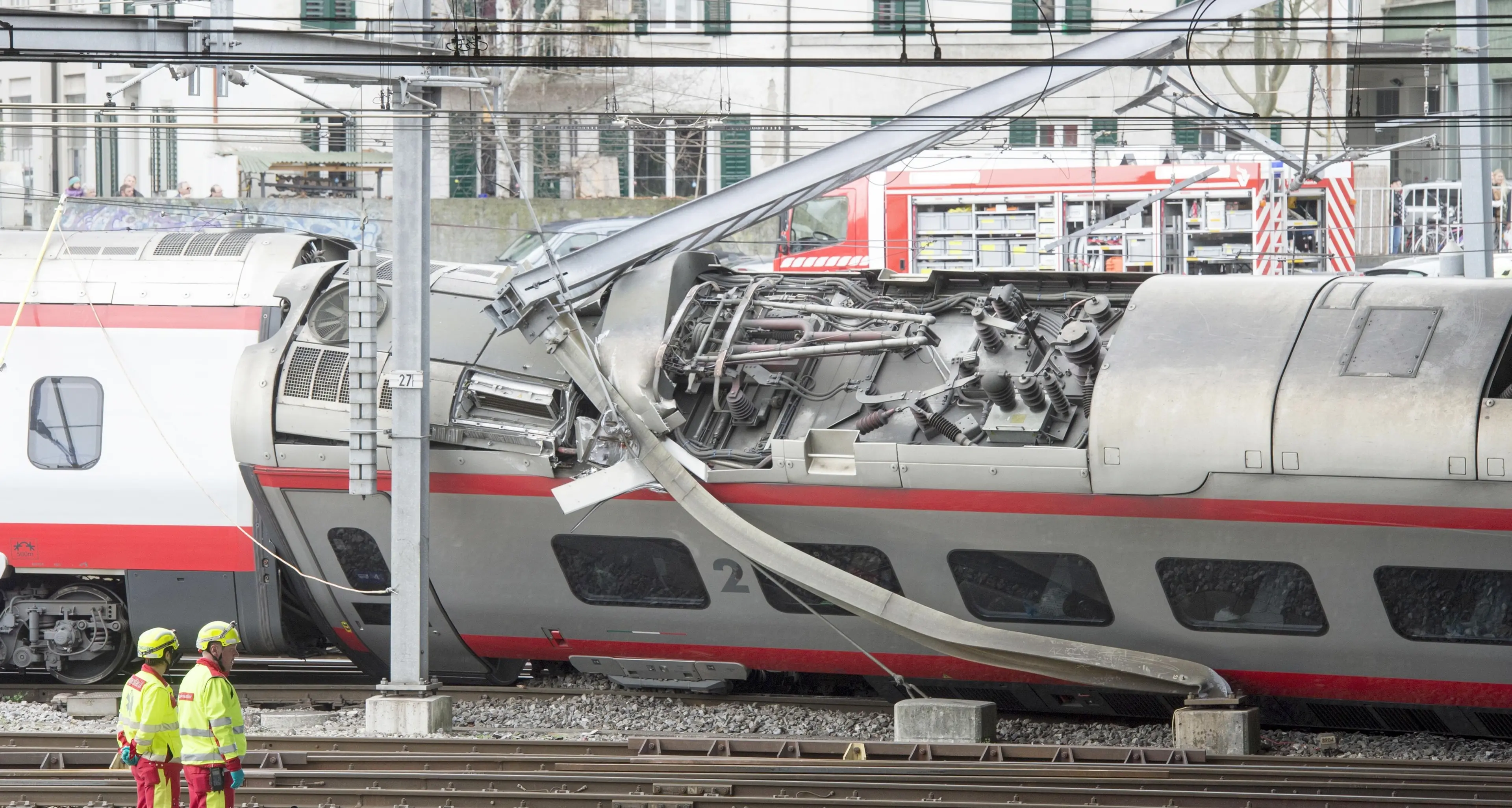 Svizzera, deraglia un Eurocity Feriti, ma soccorsi difficili