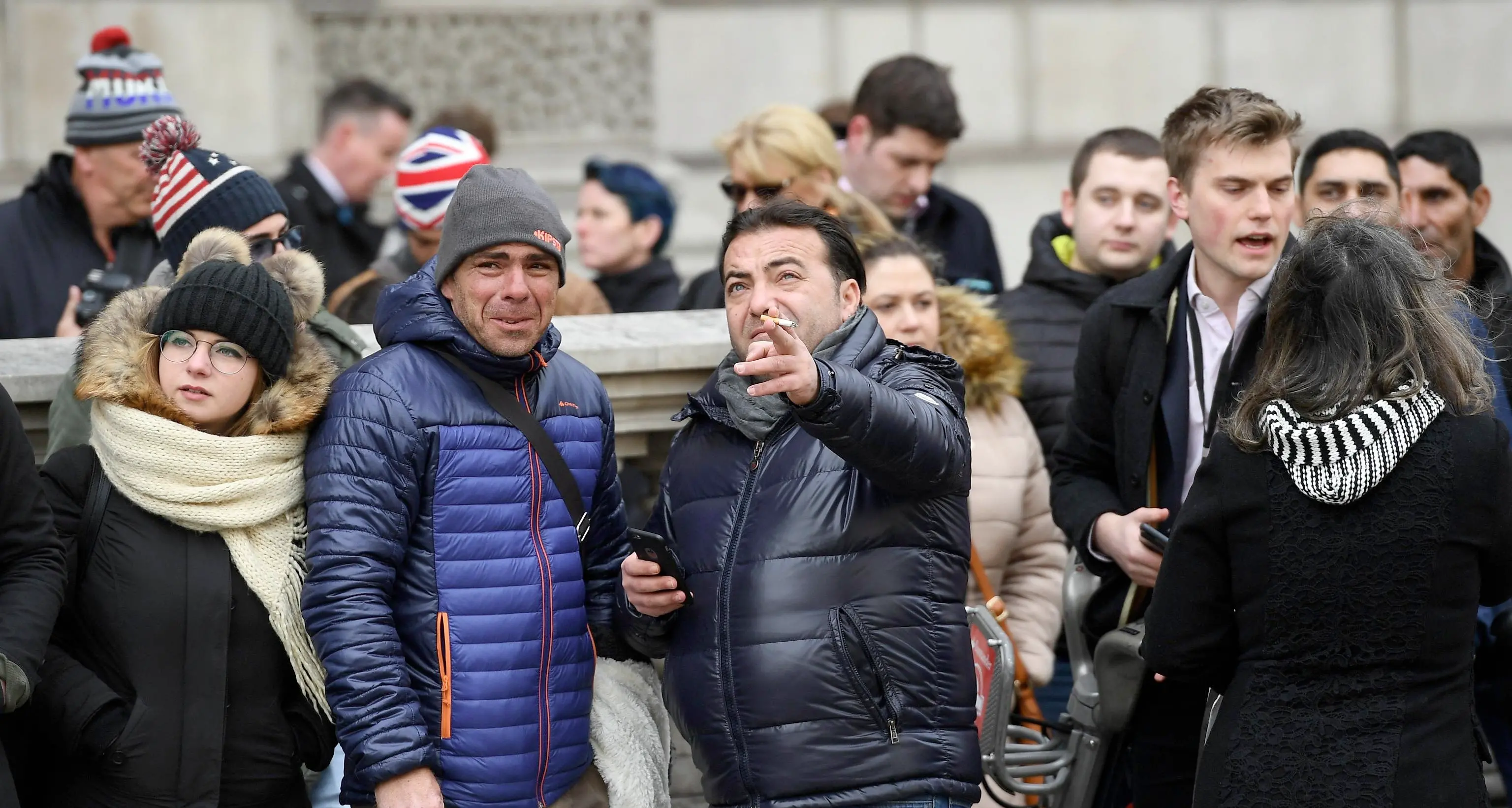 Il racconto dei testimoni «Urla e feriti a terra»