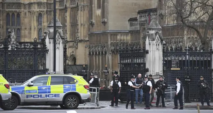 Attacco a Westminster: 4 vittime, 40 feriti