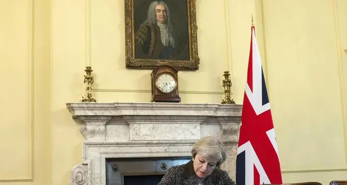 Brexit, parte la lettera ma la Scozia dice no