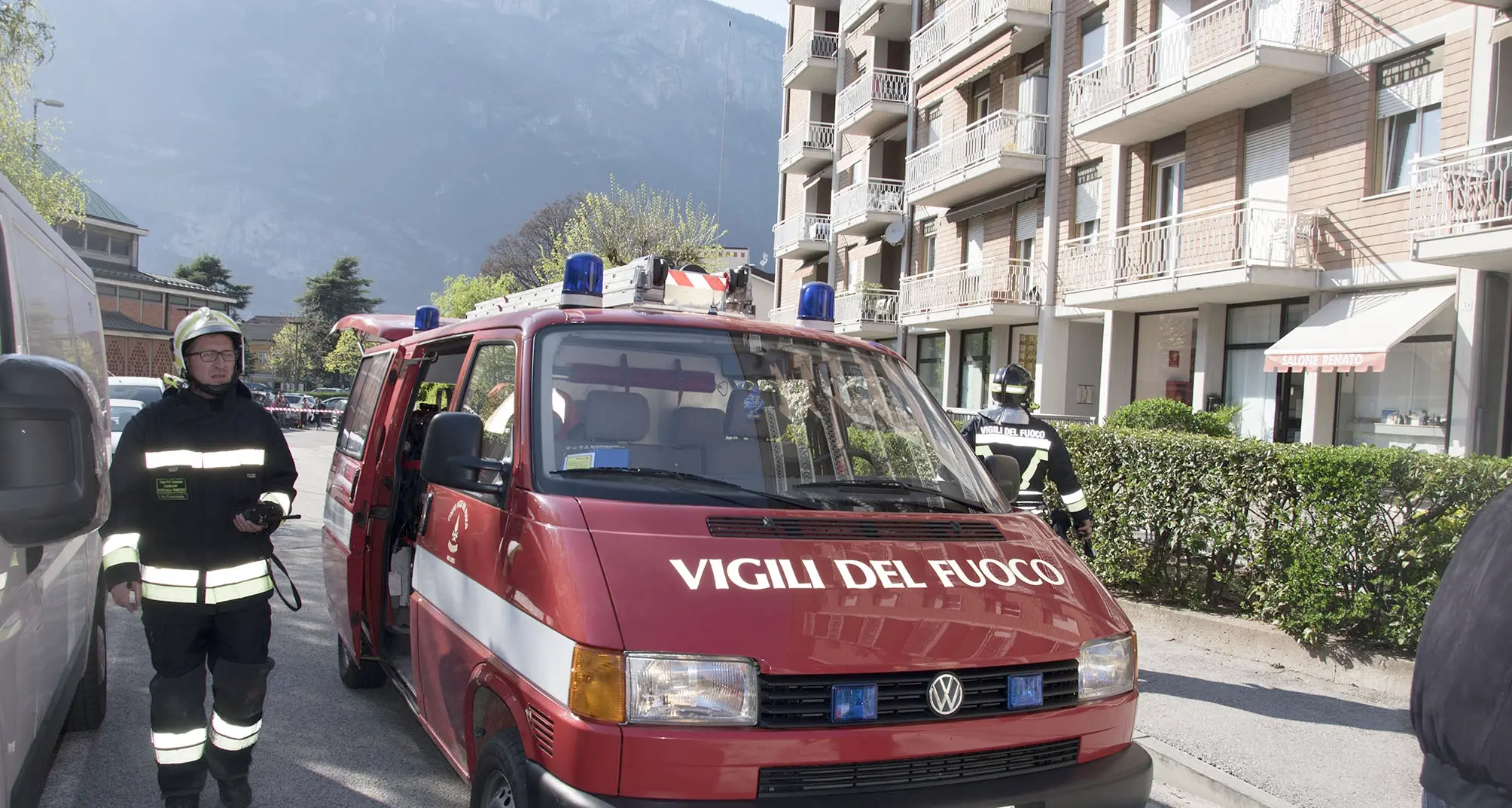 Zambana, scoppia una bombola Evacuato un intero condominio