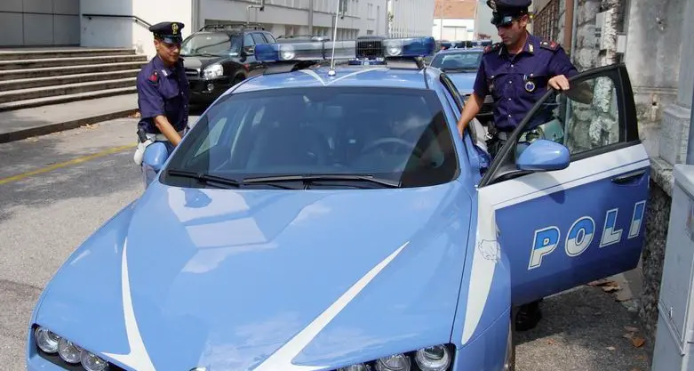 Arrestato dalle Volanti il giovane tunisino latitante che aveva 7 generalità false