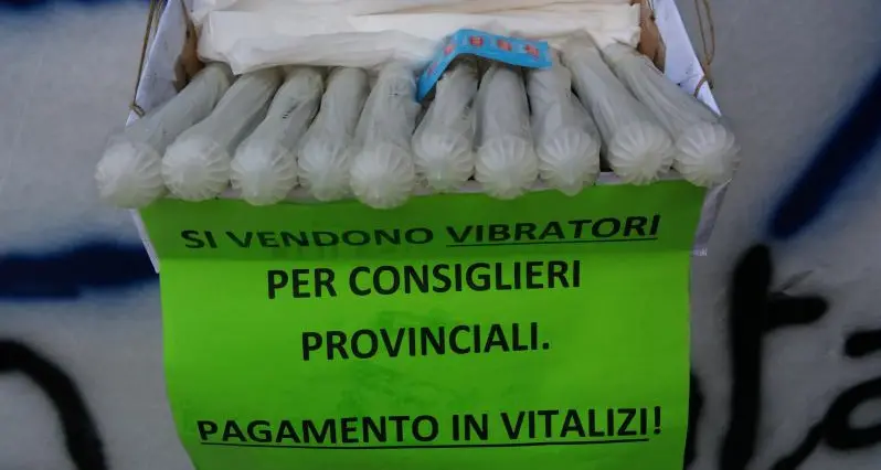 Sex toys con fondi pubblici Chiesti due anni per Leitner