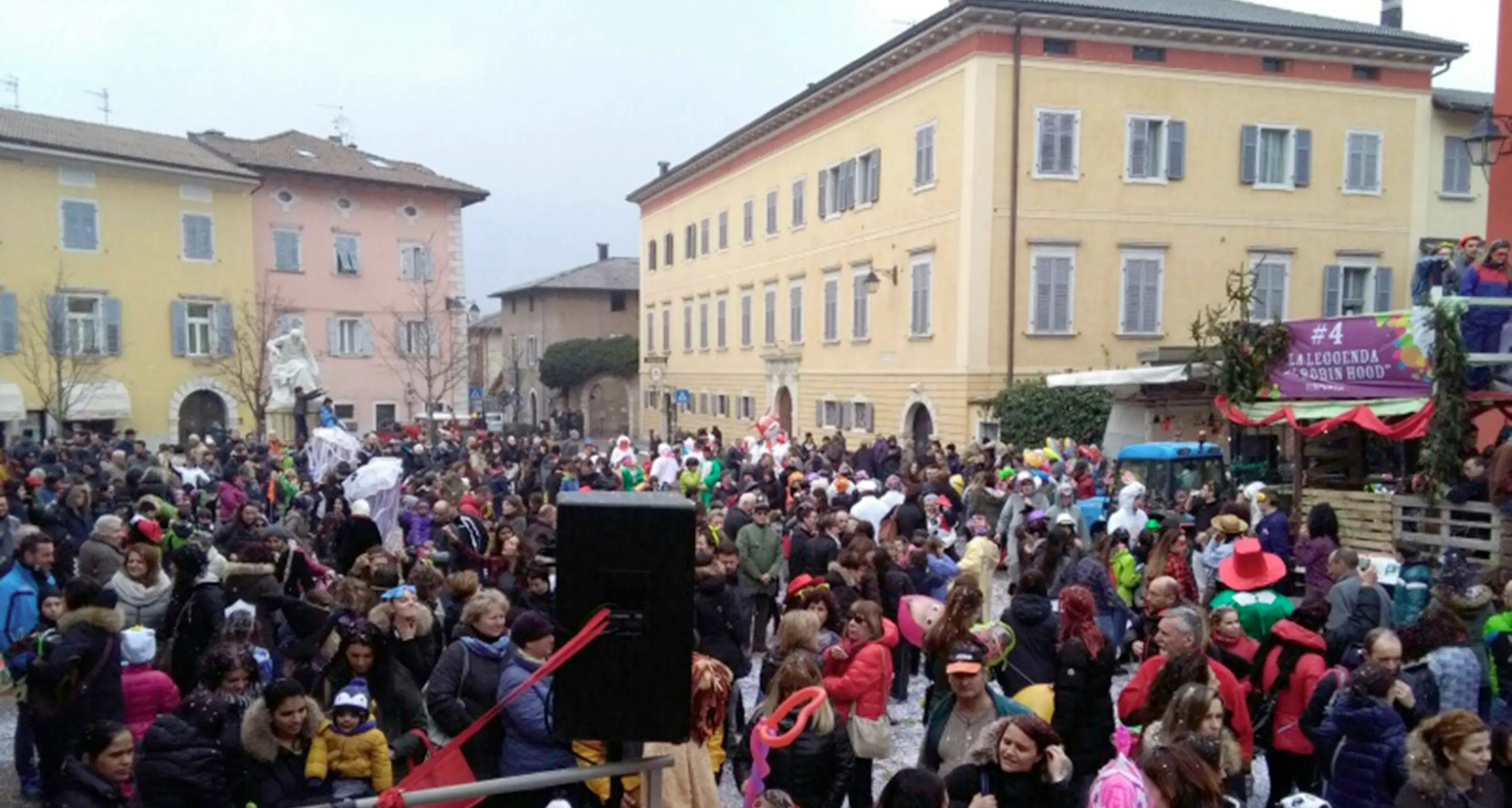 Zobia Grassa, grande successo per il ritorno a Piazza Grazioli