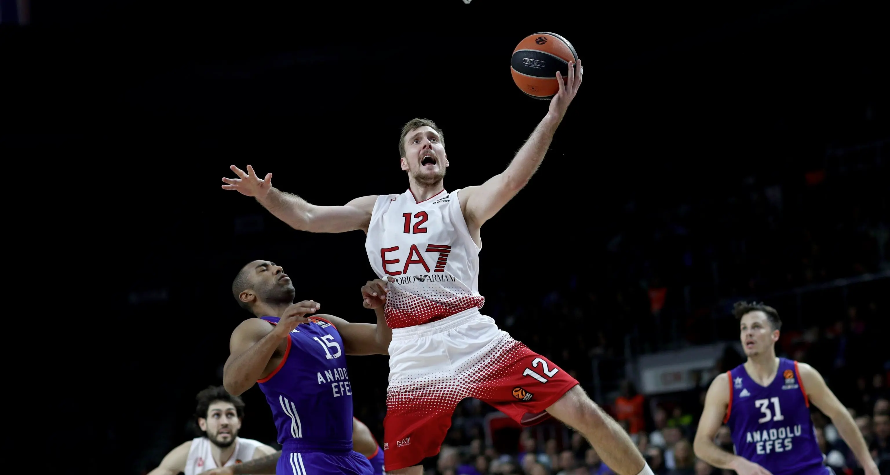 Amara sconfitta di Milano a Istanbul In Eurolega un altro brutto rimpianto