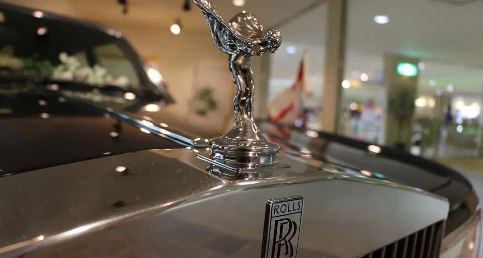Sequestro antidroga: Ferrari e Rolls Royce