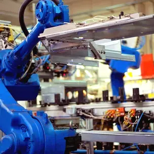 Vola produzione industriale A dicembre un +6,6%