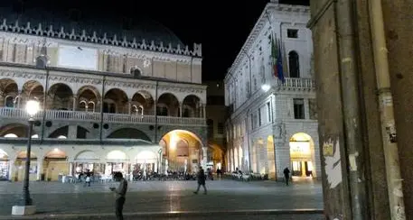 Orge e sesso in canonica Lo scandalo che scuote Padova