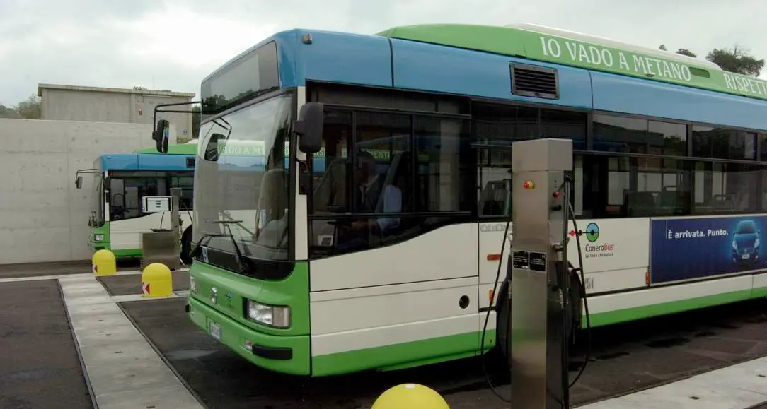 Trasporti, 22 nuovi autobus alimentati a metano