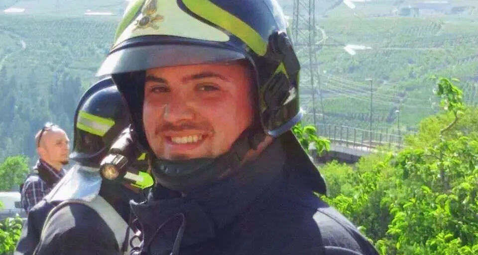 Dolzan tra le fiamme salva due ragazzine