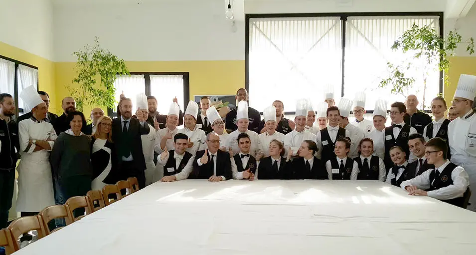 Indovina chi viene a pranzo L'Aquila all'alberghiero