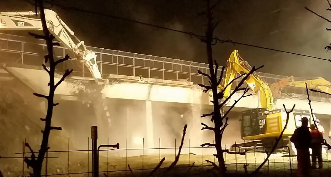 A22, nella notte i lavori di demolizione