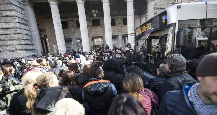 Roma in tilt, tassisti in piazza contro la deregolamentazione