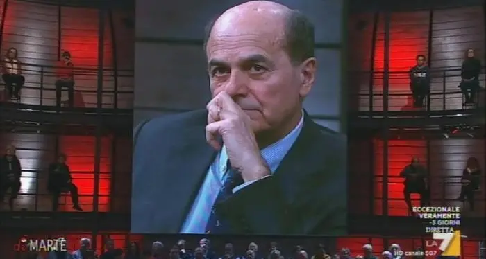 Il Pd si spacca, via Bersani ma Emiliano resta e sfida Renzi