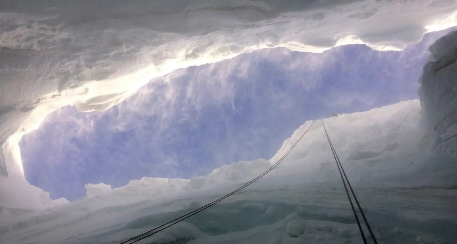 Scialpinista nel crepaccio sul Rosa: poche speranze