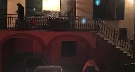 Uccide padre durante lite poi chiama Cc