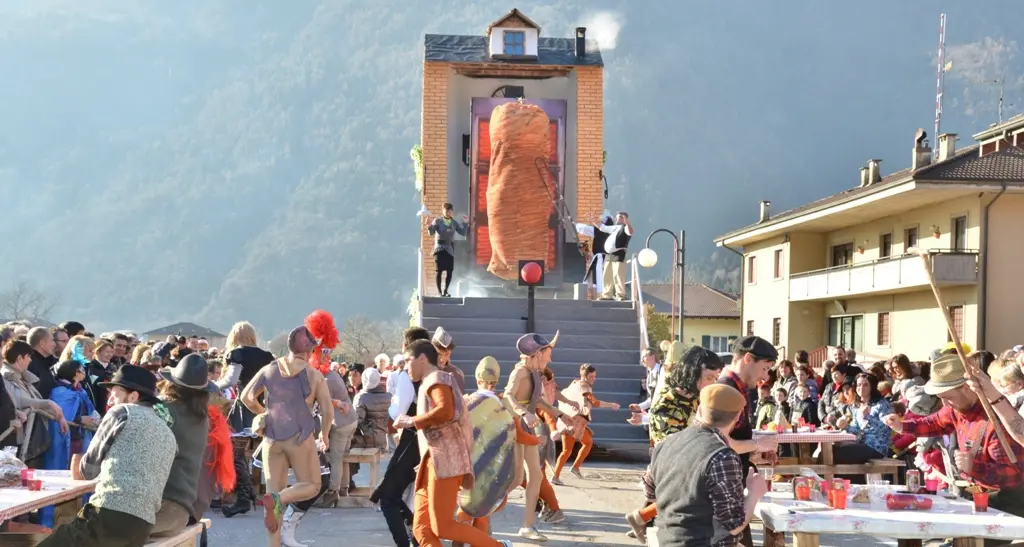 Storo, oggi niente sfilata Appuntamento a sabato