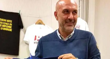 Panchina d'oro a Pirozzi: 15mila firme