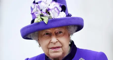 Gb: regina in via di guarigione