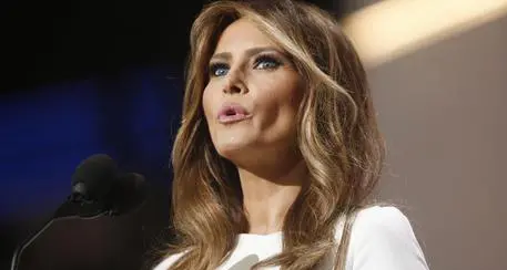 Trump: Melania indossa Dolce e Gabbana