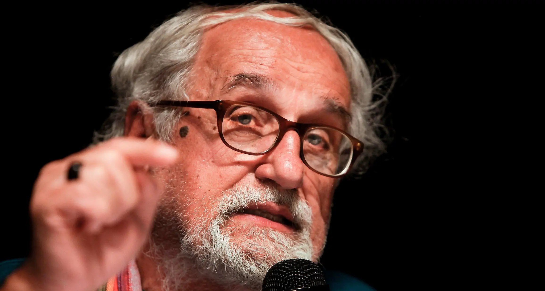 «Facciamoci arrestare tutti» L'appello di padre Zanotelli