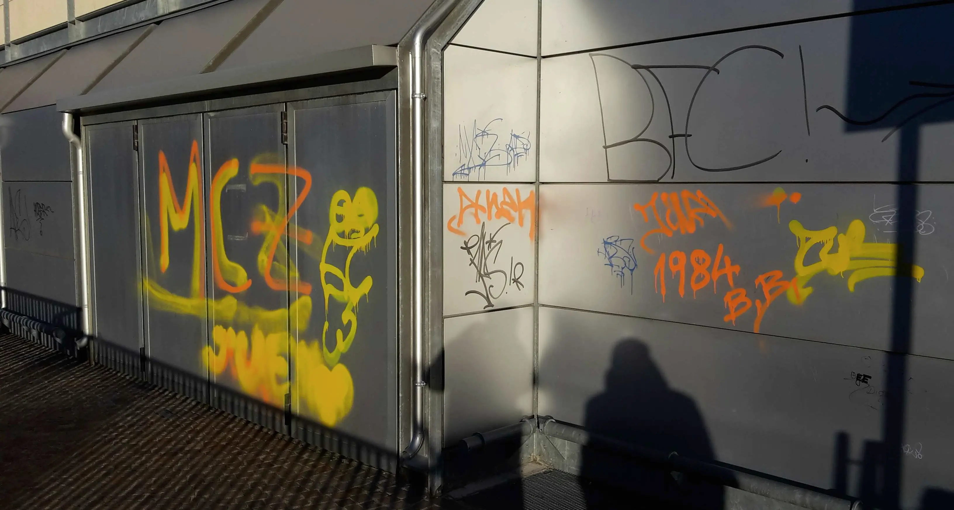 Ondata di vandalismi nel paese di Meano