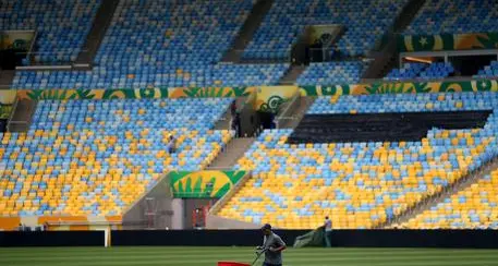 Maracana, l'impianto cade a pezzi