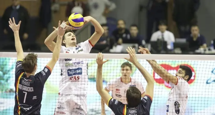 Tra Diatec Trentino e Bunge Ravenna stasera anticipo di Superlega di volley