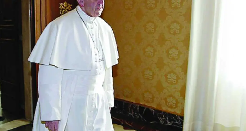 Il Papa: «Ci vuole tanto coraggio a sposarsi»