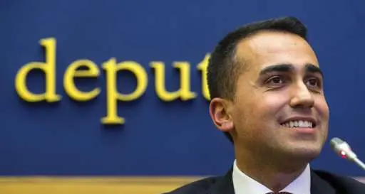 M5S: «Sconfitta l'arroganza Paese da riunire, presto al voto»
