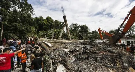 Terremoto a Sumatra: scossa 6.4 Ci sono almeno 25 morti