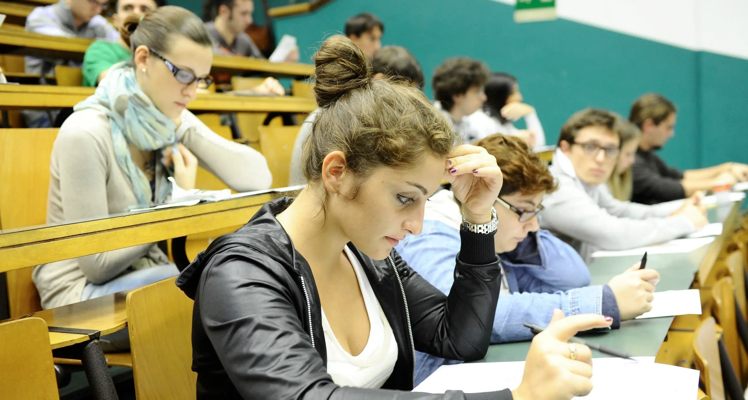 Tagli alle borse di studio Blitz del collettivo «Refresh»