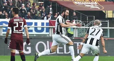 Il derby di Torino è della Juve, determinante Gonzalo Higuain