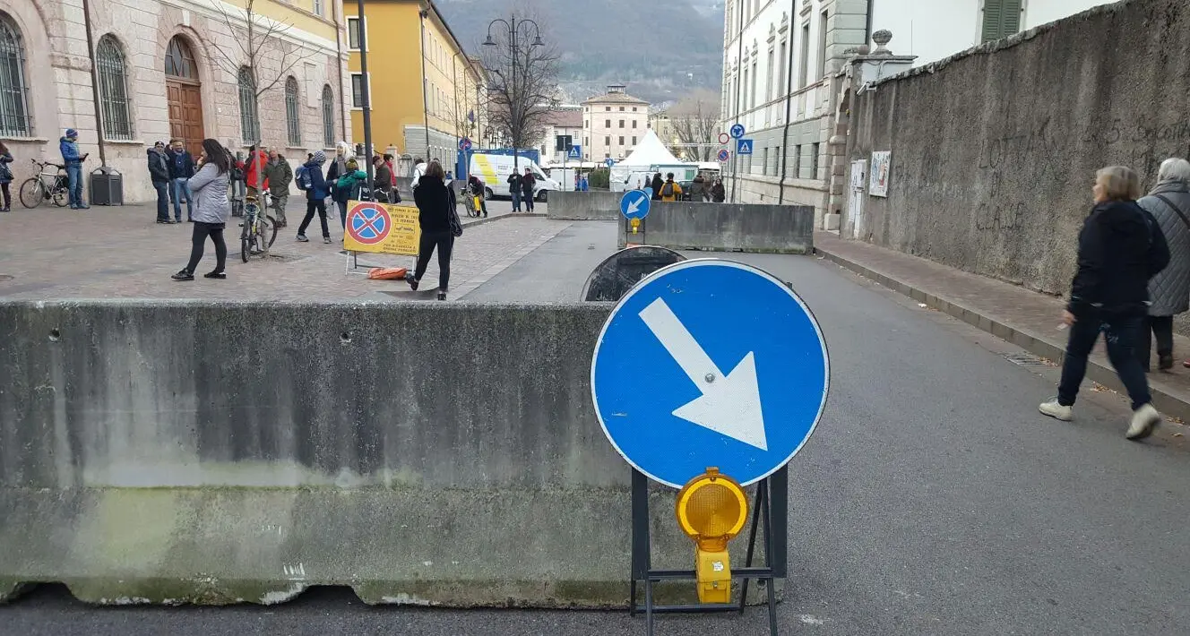 Mercatini di Natale sorvegliati speciali Schierati i carabinieri anti-terrorismo