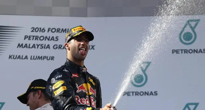 Formula 1, Gp Malesia: doppietta Red Bull, vince Ricciardo